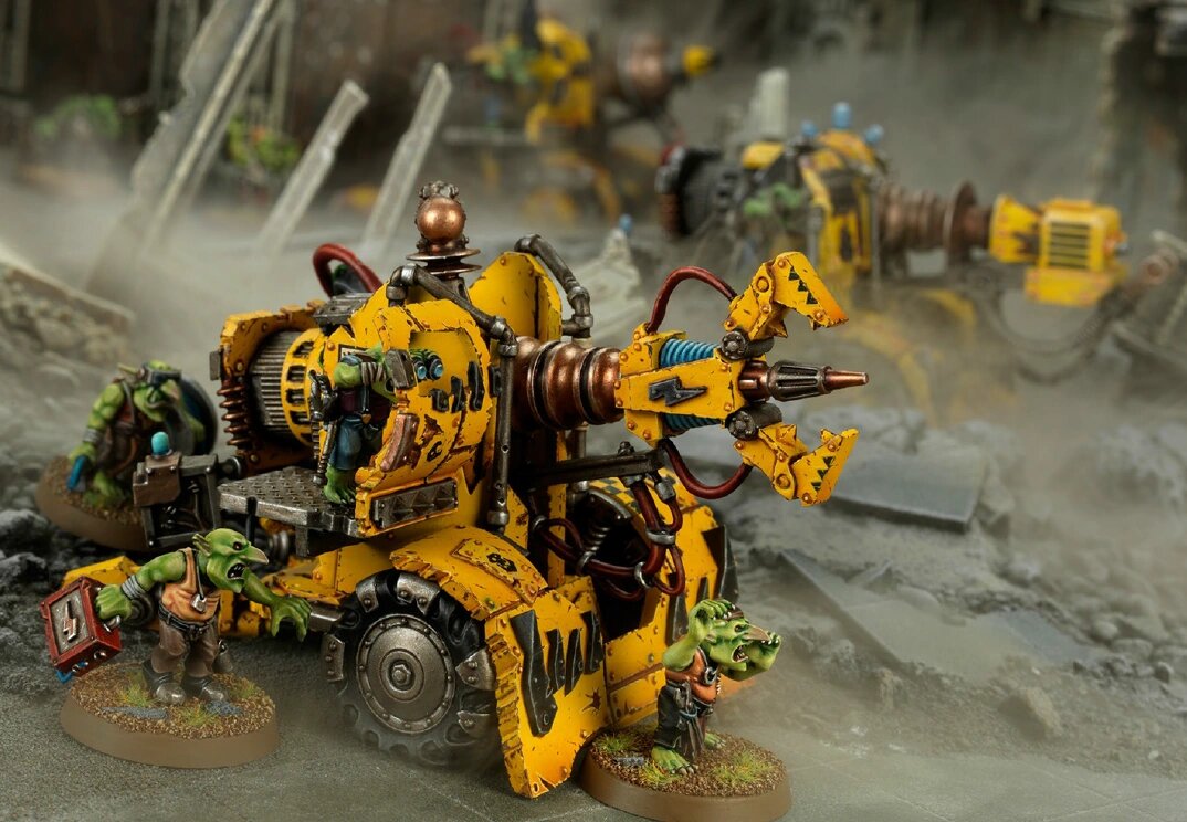 Gretchin crew operating a Mek Gun artillery piece